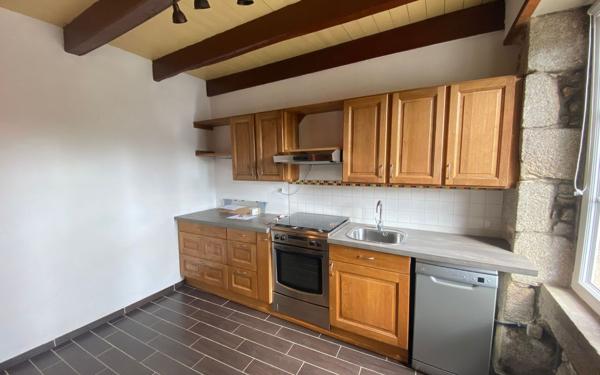 Maison à louer    4 pièces •  Chaptelat