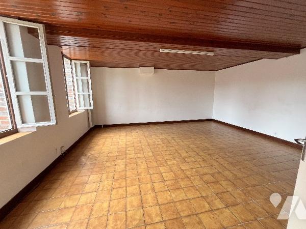 CORPS DE FERME AVEC DEPENDANCES SUR 5473 m²