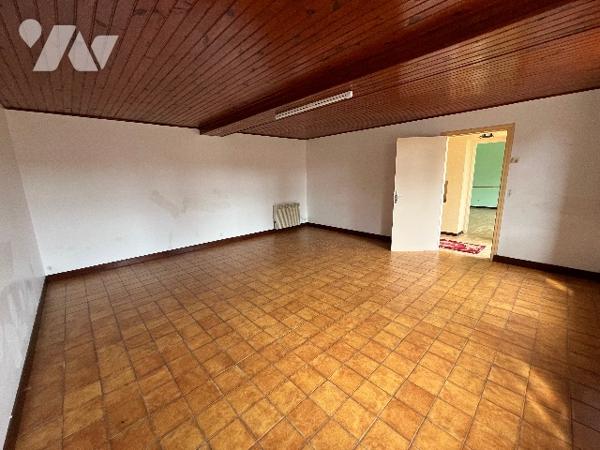 CORPS DE FERME AVEC DEPENDANCES SUR 5473 m²