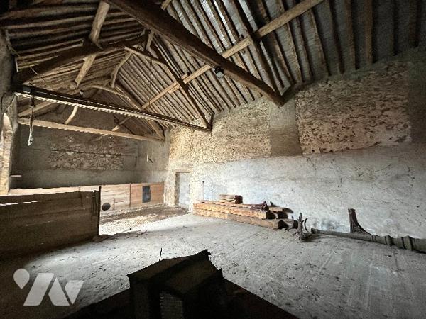 CORPS DE FERME AVEC DEPENDANCES SUR 5473 m²