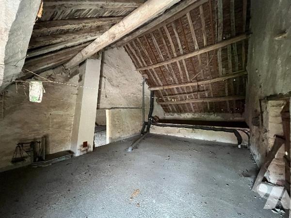 CORPS DE FERME AVEC DEPENDANCES SUR 5473 m²