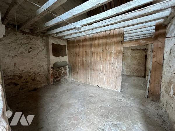 CORPS DE FERME AVEC DEPENDANCES SUR 5473 m²