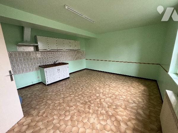 CORPS DE FERME AVEC DEPENDANCES SUR 5473 m²