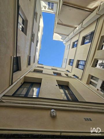 Location studio 57 m² Paris 1