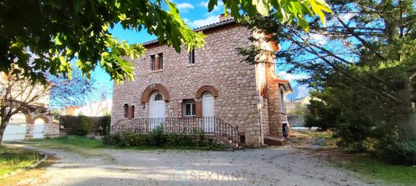 Propriété d’exception avec piscine, dépendance et terrasse vue Canigou
