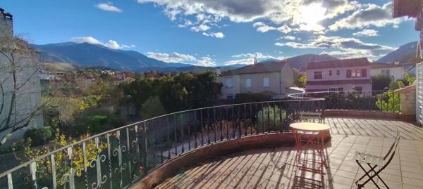 Propriété d’exception avec piscine, dépendance et terrasse vue Canigou
