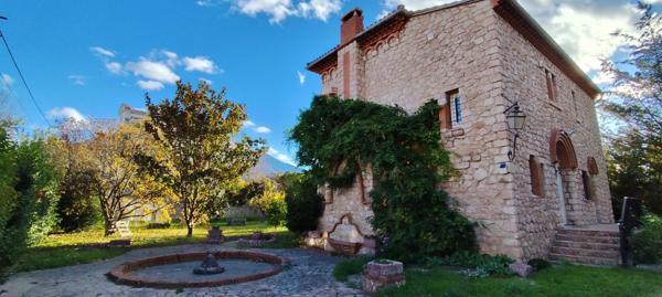 Propriété d’exception avec piscine, dépendance et terrasse vue Canigou