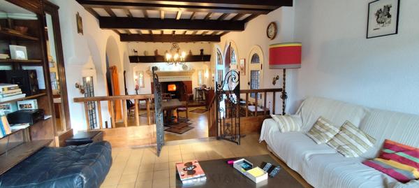 Propriété d’exception avec piscine, dépendance et terrasse vue Canigou