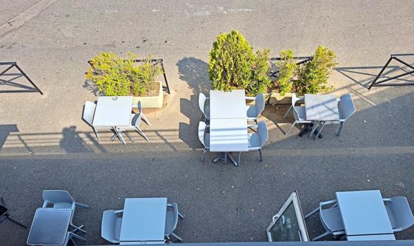 Fonds De Commerce - 123 m²