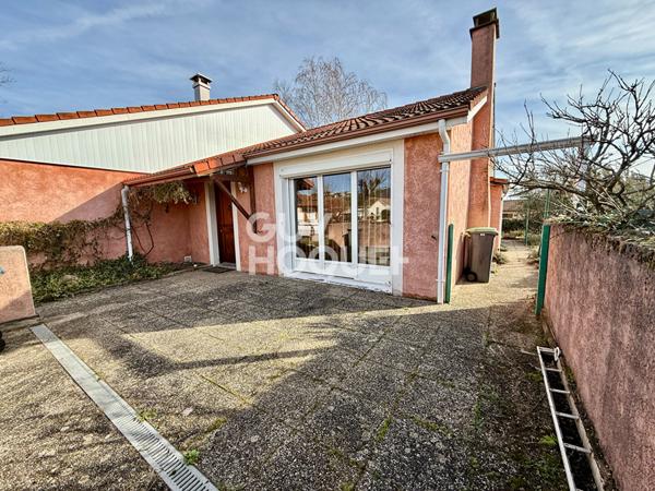 CEBAZAT - Maison plain pied T5, 115 m2, garage et jardin