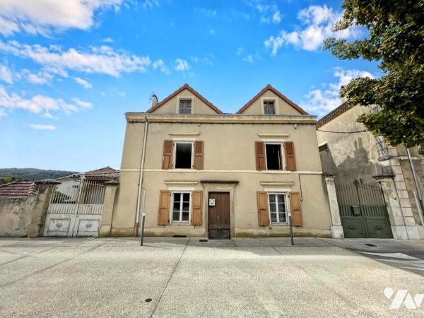 Maison de village avec cour 