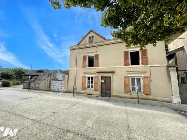 Maison de village avec cour 