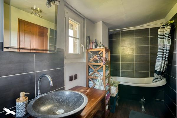Maison à vendre 161 250 € Sainte-Bazeille 6 p 147 m² DPE E