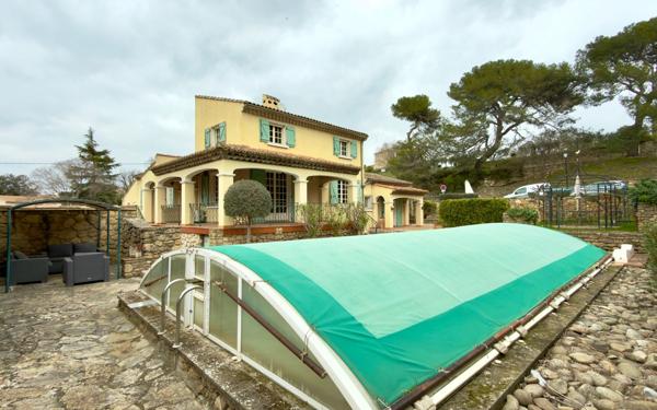 Maison à vendre    7 pièces • 145 m2 Salon-de-Provence