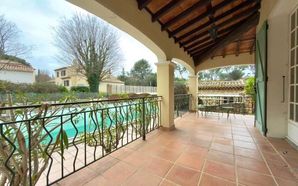 Maison à vendre    7 pièces • 145 m2 Salon-de-Provence