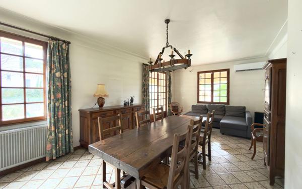 Maison à vendre    7 pièces • 145 m2 Salon-de-Provence