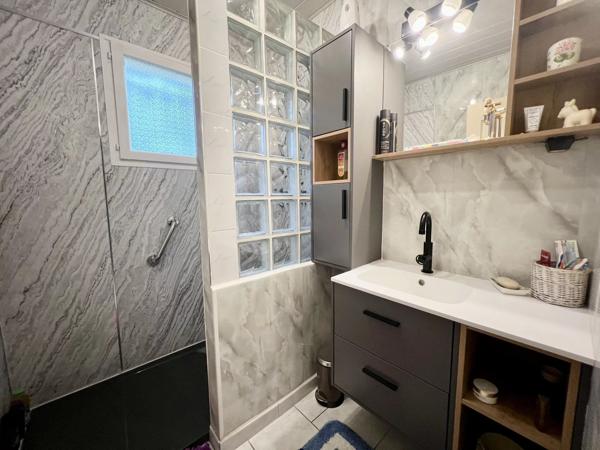 Vente                                                      Maison
                        
                     5 pièces                      122 m2                     à Houdan