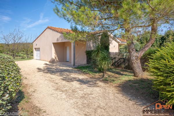 MAISON AVEC PISCINE, GARAGE ET JARDIN