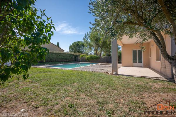MAISON AVEC PISCINE, GARAGE ET JARDIN