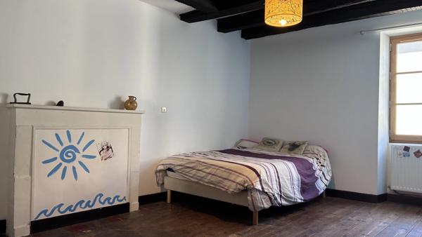 Maison de ville rénovée, cité de l'écrit à Montmorillon