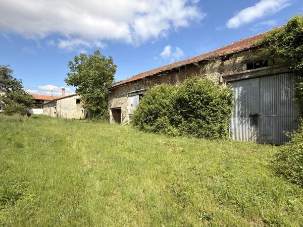 Deux maisons pour le prix d’une – Fort potentiel avec dépendances et grand terrain