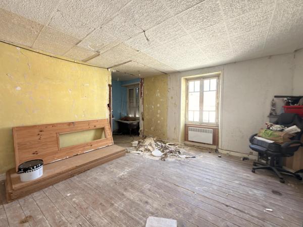 Deux maisons pour le prix d’une – Fort potentiel avec dépendances et grand terrain