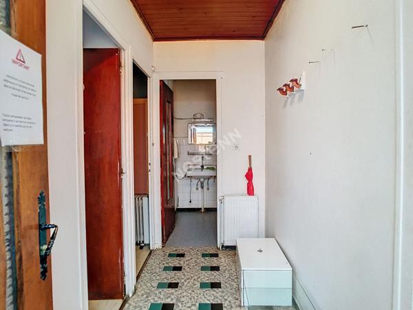 COPPONEX _ Ferme mitoyenne à rénover avec jardin et garage