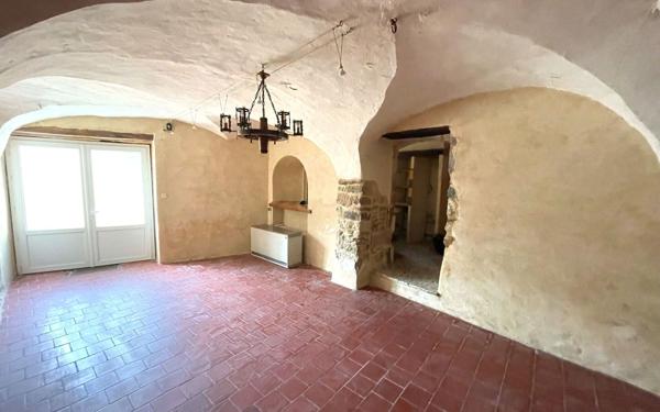 Maison à vendre    3 pièces •  Vallon-Pont-d'Arc