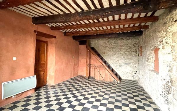 Maison à vendre    3 pièces •  Vallon-Pont-d'Arc