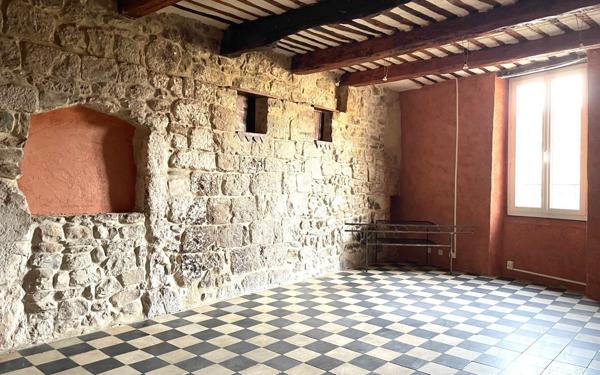 Maison à vendre    3 pièces •  Vallon-Pont-d'Arc