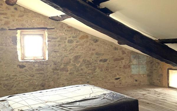 Maison à vendre    3 pièces •  Vallon-Pont-d'Arc