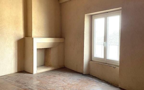 Maison à vendre    3 pièces •  Vallon-Pont-d'Arc