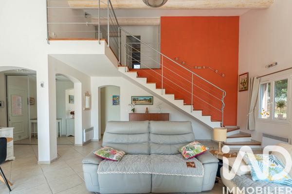 Maison à vendre 7 pièces 145 m² Saint-Cyr-sur-Mer