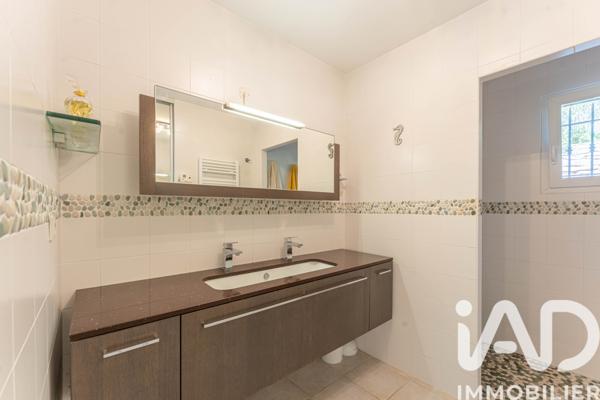 Maison à vendre 7 pièces 145 m² Saint-Cyr-sur-Mer