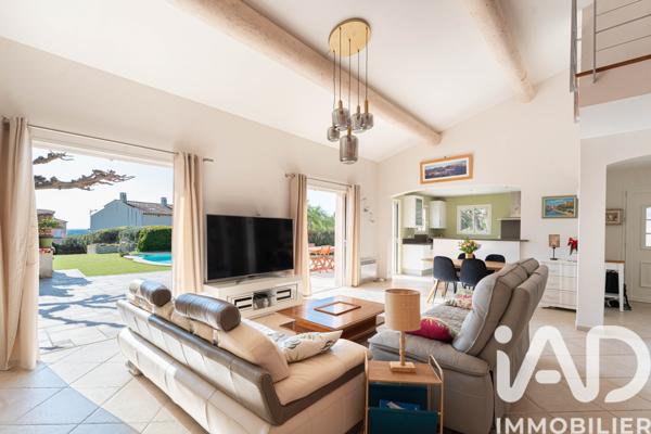 Maison à vendre 7 pièces 145 m² Saint-Cyr-sur-Mer