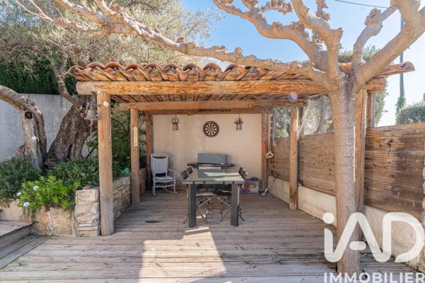 Maison à vendre 7 pièces 145 m² Saint-Cyr-sur-Mer