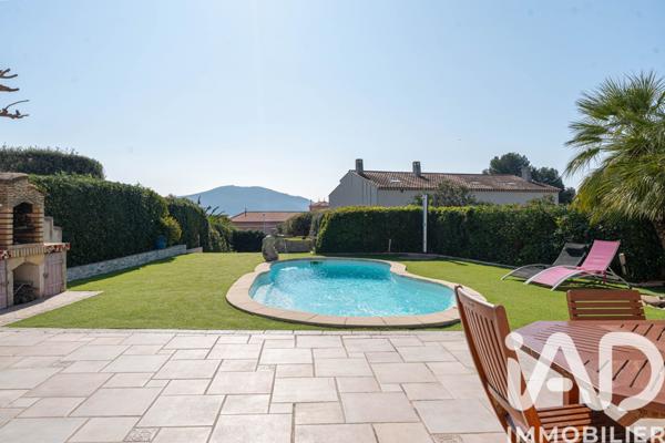 Maison à vendre 7 pièces 145 m² Saint-Cyr-sur-Mer