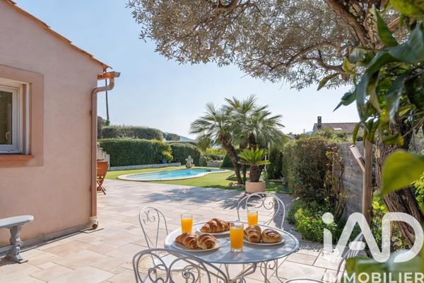 Maison à vendre 7 pièces 145 m² Saint-Cyr-sur-Mer