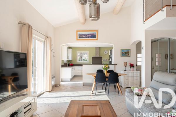 Maison à vendre 7 pièces 145 m² Saint-Cyr-sur-Mer