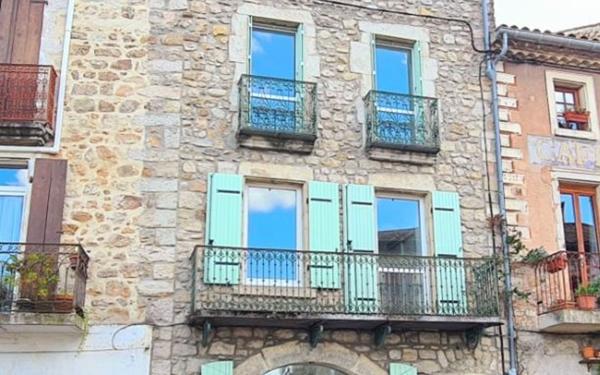 Maison à louer    5 pièces •  Joyeuse