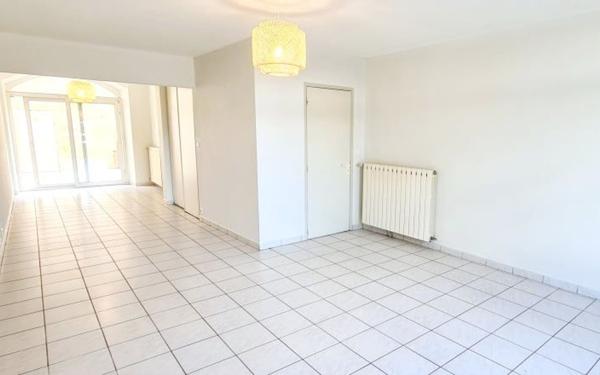 Maison à louer    5 pièces •  Joyeuse