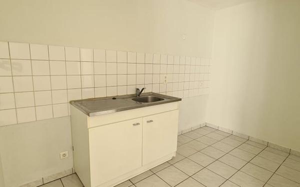 Maison à louer    5 pièces •  Joyeuse