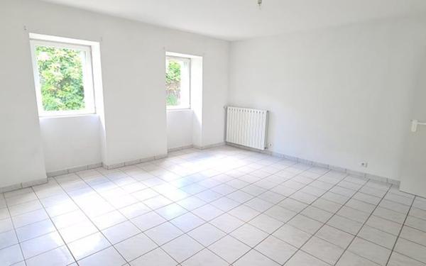 Maison à louer    5 pièces •  Joyeuse