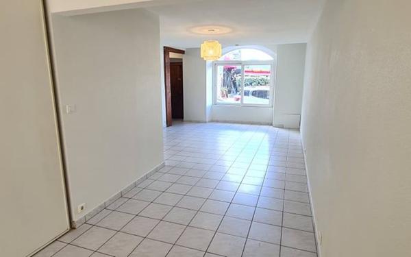 Maison à louer    5 pièces •  Joyeuse