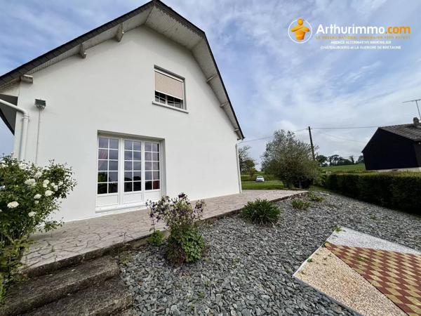Vente                                                      Maison
                        
                     10 pièces                      253 m2                     à Vitré