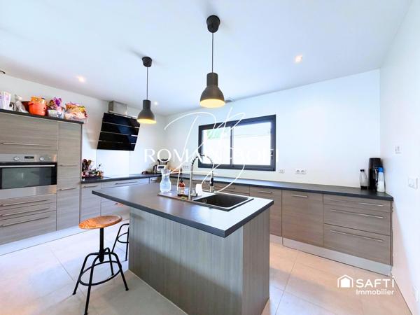 Maison 5 pièces de 153m2 sur 837m2 de terrain avec piscine