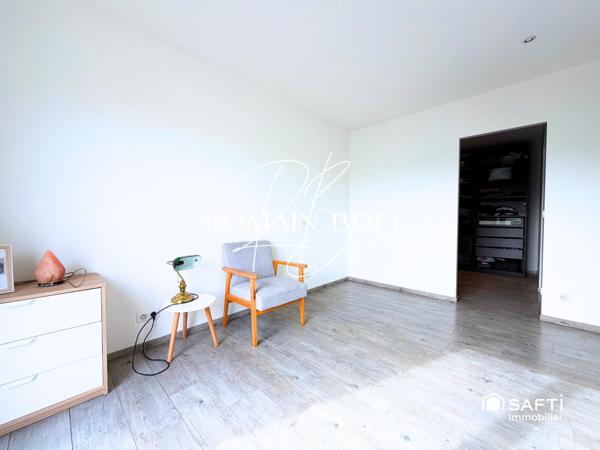 Maison 5 pièces de 153m2 sur 837m2 de terrain avec piscine