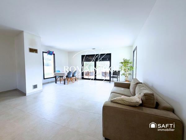 Maison 5 pièces de 153m2 sur 837m2 de terrain avec piscine