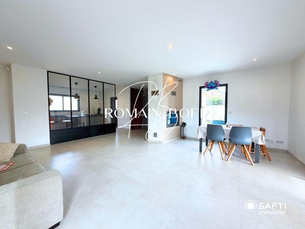 Maison 5 pièces de 153m2 sur 837m2 de terrain avec piscine