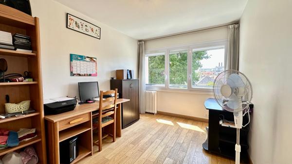 Beau 4 pièces - 2 chambres 62m2 dans résidence avec parc au bord de Marne